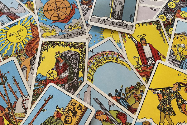 Le dessous des cartes