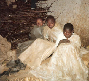 enfants_dormant_dans_la_rue